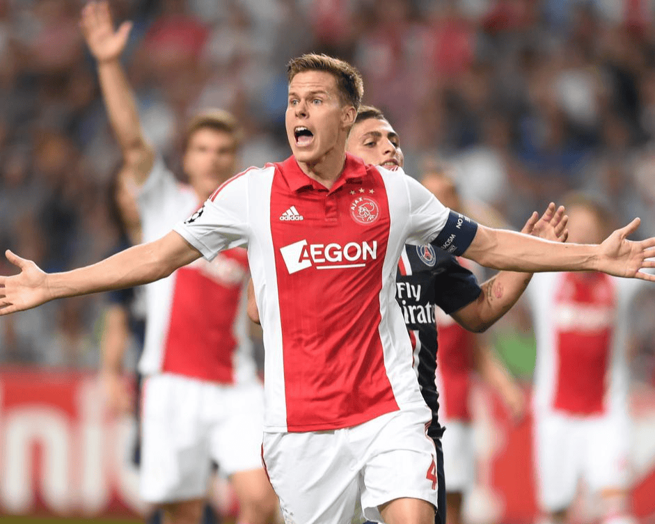 荷甲赛程吃紧,拜仁慕尼黑国际比赛日状态回暖,气氛紧张,身体对抗强度拉满 荷甲赛程吃紧,拜仁慕尼黑国际比赛日状态回暖,气氛紧张,身体对抗强度拉满